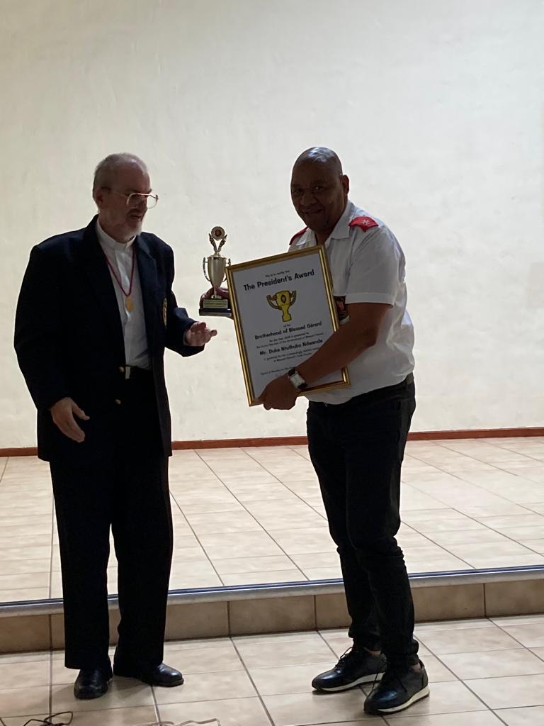 Duke Ntuthuko Ndwandwe receiving the President’s Award for 2021