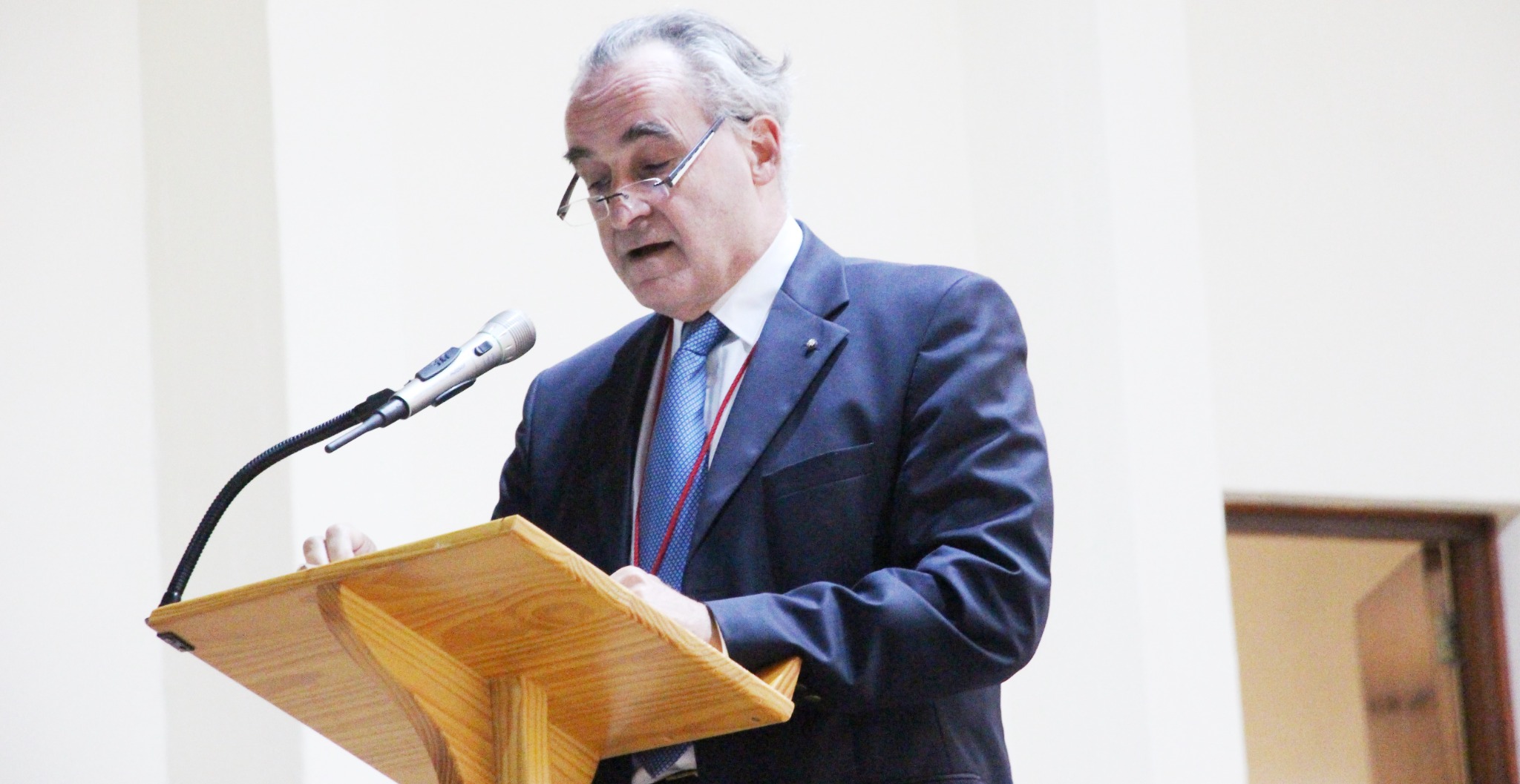 Dominique Prince de La Rochefoucauld-Montbel delivering an address during the Brotherhood's twenty-fifth anniversary celebration on 28 October 2017